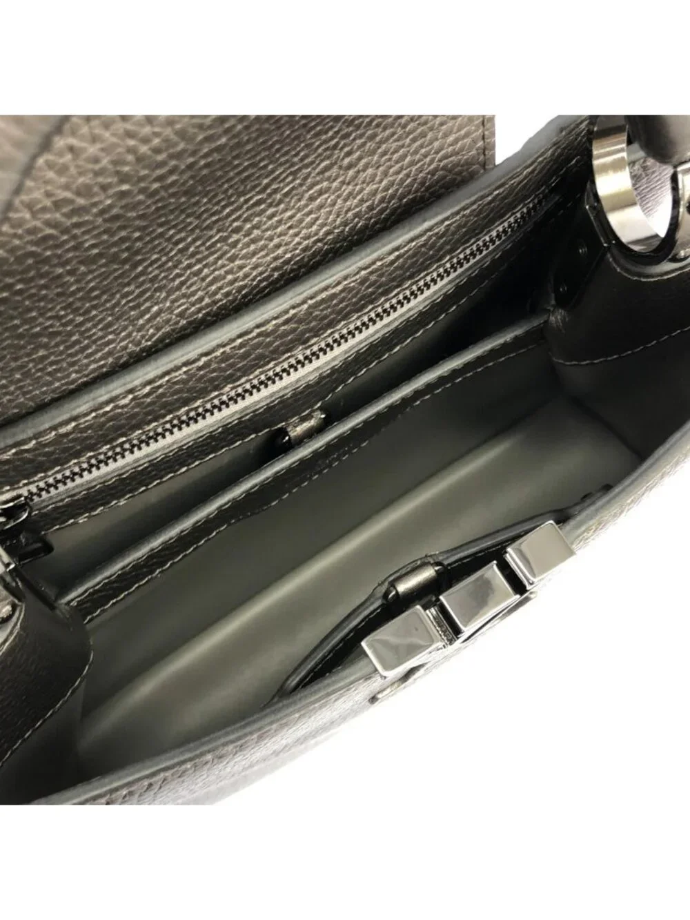 Louis Vuitton Capucines BB